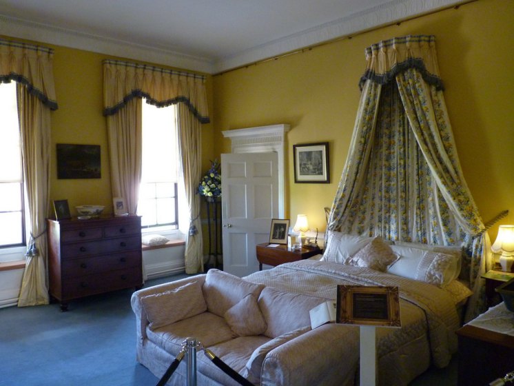 The yellow bedroom. David 