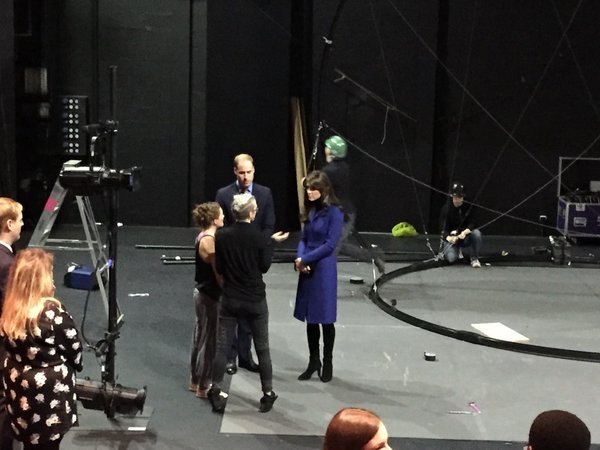 WIlli & Kate chat with performers on stage